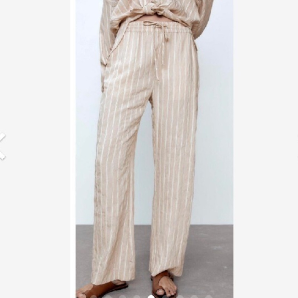 Briggs New York Tan Textured Top